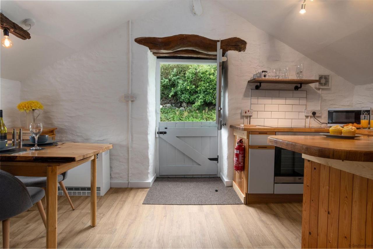 Dog Friendly Cottage, Geufron Farm Near Tywyn Bryn-crug Extérieur photo