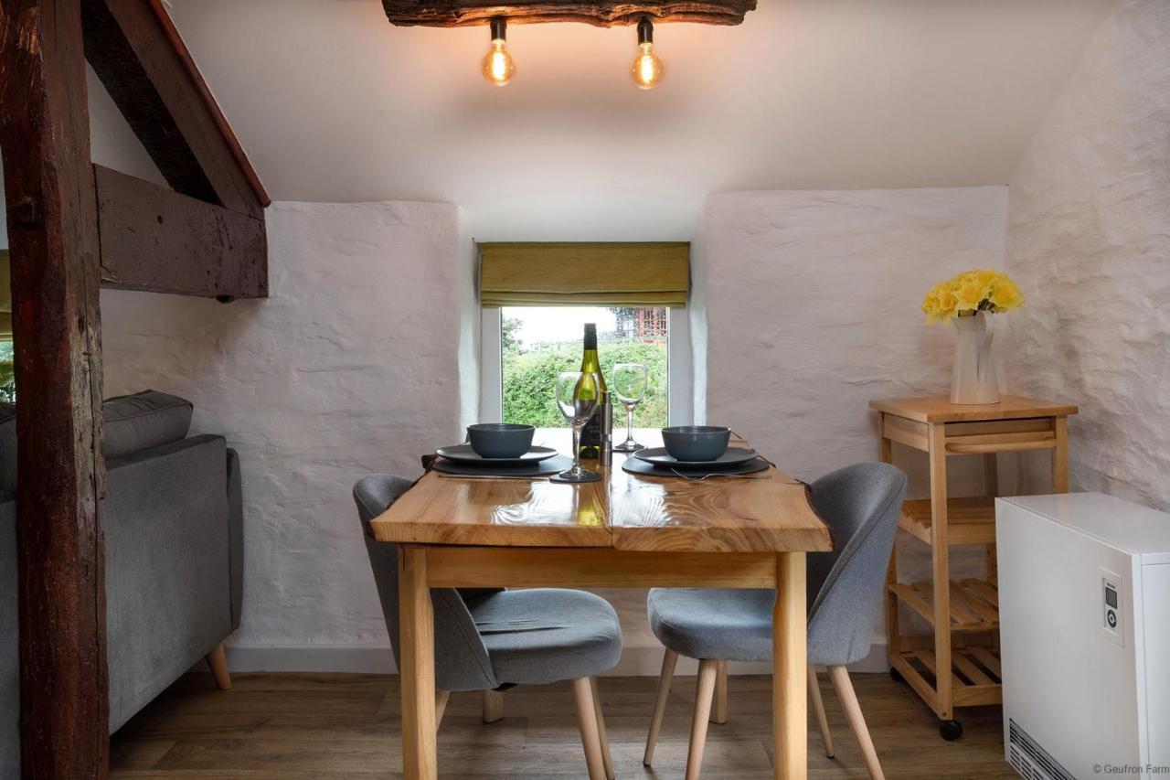 Dog Friendly Cottage, Geufron Farm Near Tywyn Bryn-crug Extérieur photo